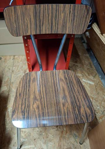 3 stoelen + tafel beschikbaar voor biedingen