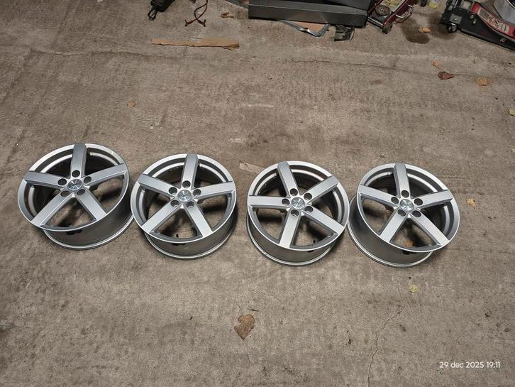 Jantes 17 pouces - 5x114,3 - Lexus NX Toyota RAV4, Autos : Pièces & Accessoires, Pneus & Jantes, Jante(s), 17 pouces, Enlèvement