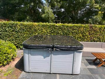 Echte amerikaanse thermospas jacuzzi , balboa bestuuring, Enlèvement, Utilisé, Fixé