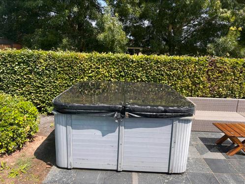 Echte amerikaanse thermospas jacuzzi , balboa bestuuring, Tuin en Terras, Bubbelbaden en Hottubs, Gebruikt, Vast, Ophalen