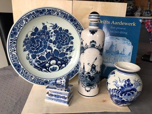 ensemble de poterie bleue de Delft + livre, Antiquités & Art, Antiquités | Céramique & Poterie, Enlèvement ou Envoi