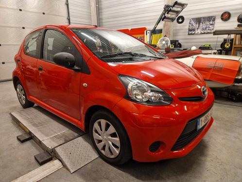 TOYOTA AYGO BJ 2014. 30 000 KM, Auto's, Toyota, Bedrijf, Te koop, Aygo, Elektrische ramen, Benzine, Euro 5, Stadsauto, Handgeschakeld