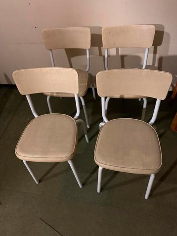 4 Meurop-stoelen beschikbaar voor biedingen