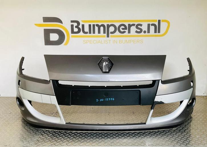 Bumper Renault Scenic 09-12 620221946R Voorbumper 2-F6-13756, Autos : Pièces & Accessoires, Carrosserie & Tôlerie, Pare-chocs