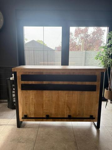 Barmeubel beschikbaar voor biedingen