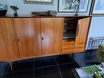 Deens design buffetkast met bar  beschikbaar voor biedingen