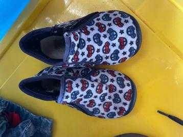 Bumba pantoffels maat 19 beschikbaar voor biedingen
