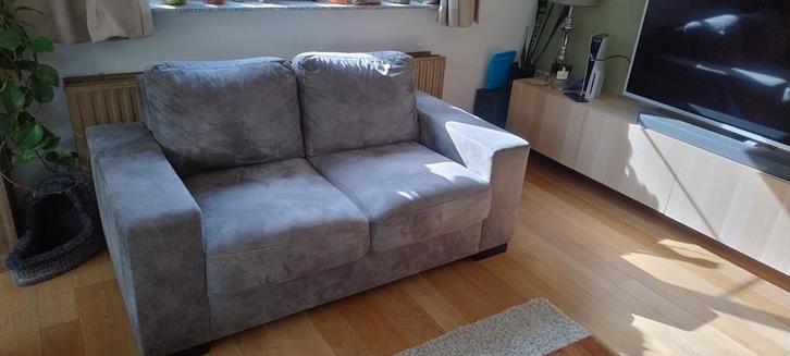 2 persoons zetel+ 1 persoons zetel, grijs suède sofa, Huis en Inrichting, Zetels | Zetels, Zo goed als nieuw, Ophalen