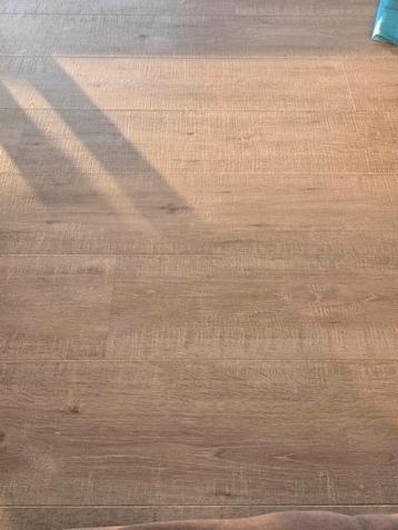 quickstep parket, nieuwstaat!  beschikbaar voor biedingen