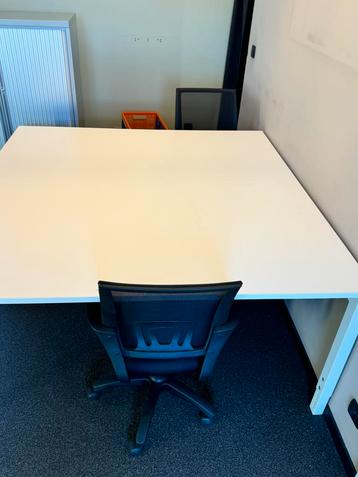 Nu voor 150€ Super coole op hoogte verstelbaar 160 op 160 beschikbaar voor biedingen