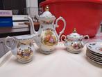 Porseleinen service met bladgoud, Antiek en Kunst, Ophalen
