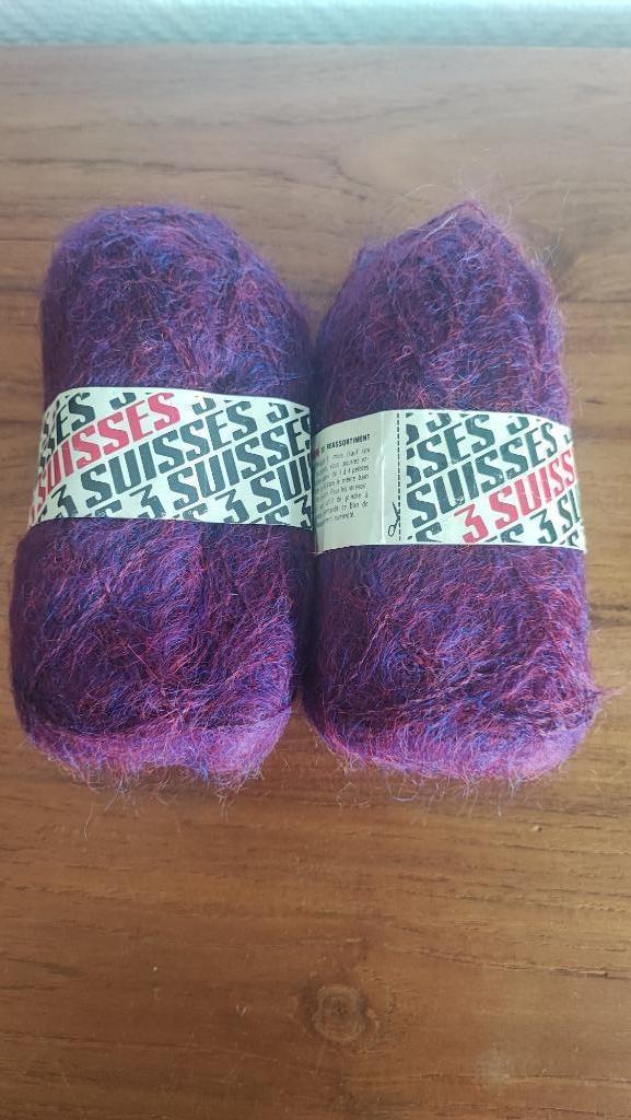 3 suisse fijne wol bordeaux 2 bollen, samen €1.5, Hobby en Vrije tijd, Breien en Haken, Nieuw, Ophalen of Verzenden