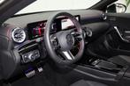 Mercedes-Benz CLA 200 SB AMG Line Camera LED Sfeerlicht KEYL, Auto's, CLA, Zwart, 4 cilinders, Alcantara