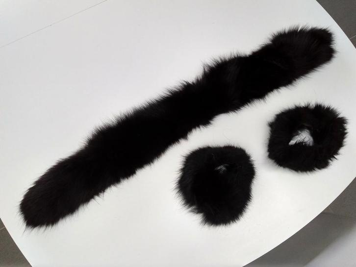 Fourrure véritable : écharpe + 2 manches, Vêtements | Femmes, Bonnets, Écharpes & Gants, Porté, Écharpe, Enlèvement ou Envoi