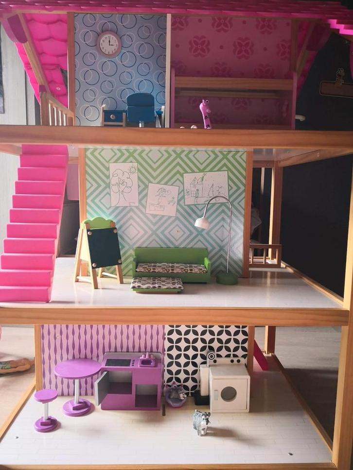 Poppenhuis groot, Enfants & Bébés, Jouets | Maisons de poupées, Maison de poupées, Enlèvement