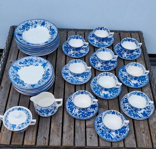 Boch Dragon 43-delig servies, Huis en Inrichting, Keuken | Servies, Bord(en), Ophalen of Verzenden