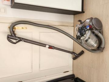 Dyson stofzuiger zonder zak beschikbaar voor biedingen