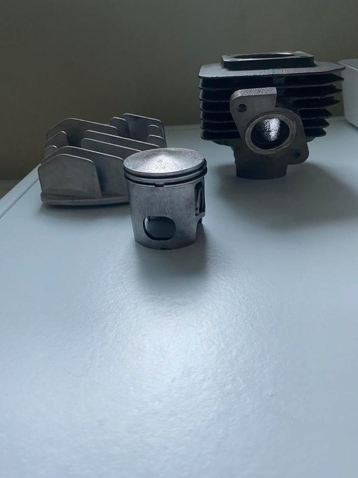 70cc mallosi sport, Fietsen en Brommers, Brommeronderdelen | Puch, Zo goed als nieuw, Cilinder, Ophalen