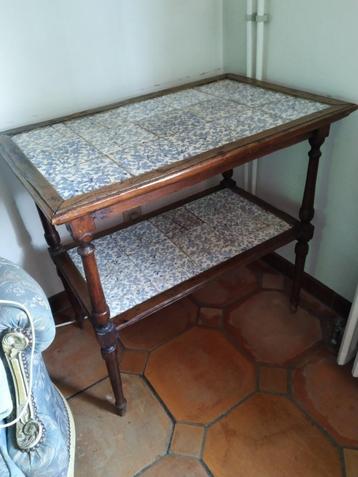 dressoir tafel beschikbaar voor biedingen