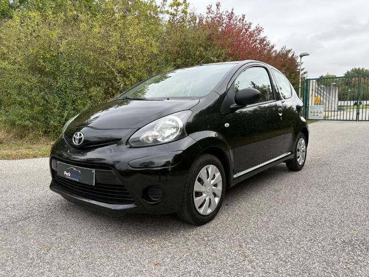 Toyota Aygo 1.0i - 1 jaar garantie / Onderhoudsboek, Auto's, Toyota, Bedrijf, Te koop, Aygo, ABS, Airbags, Metaalkleur, Radio