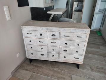 Dressoir van mangohout  beschikbaar voor biedingen