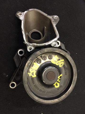 Waterpomp BMW E90 E91 330d E60 E61 530D m57 motoren  beschikbaar voor biedingen