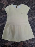 Mt 98 Pastelgeel jurkje met reliëf, Kinderen en Baby's, Kinderkleding | Maat 98, Gebruikt, Meisje, Ophalen of Verzenden, Zara