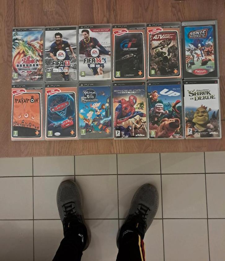 12x PSP-spellen – Bundel – FIFA, Gran Turismo, Patapon, Soni, Hobby en Vrije tijd, Verzamelkaartspellen | Yu-gi-Oh!, Zo goed als nieuw