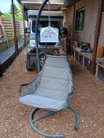 Stoel om in de tuin te relaxen  beschikbaar voor biedingen