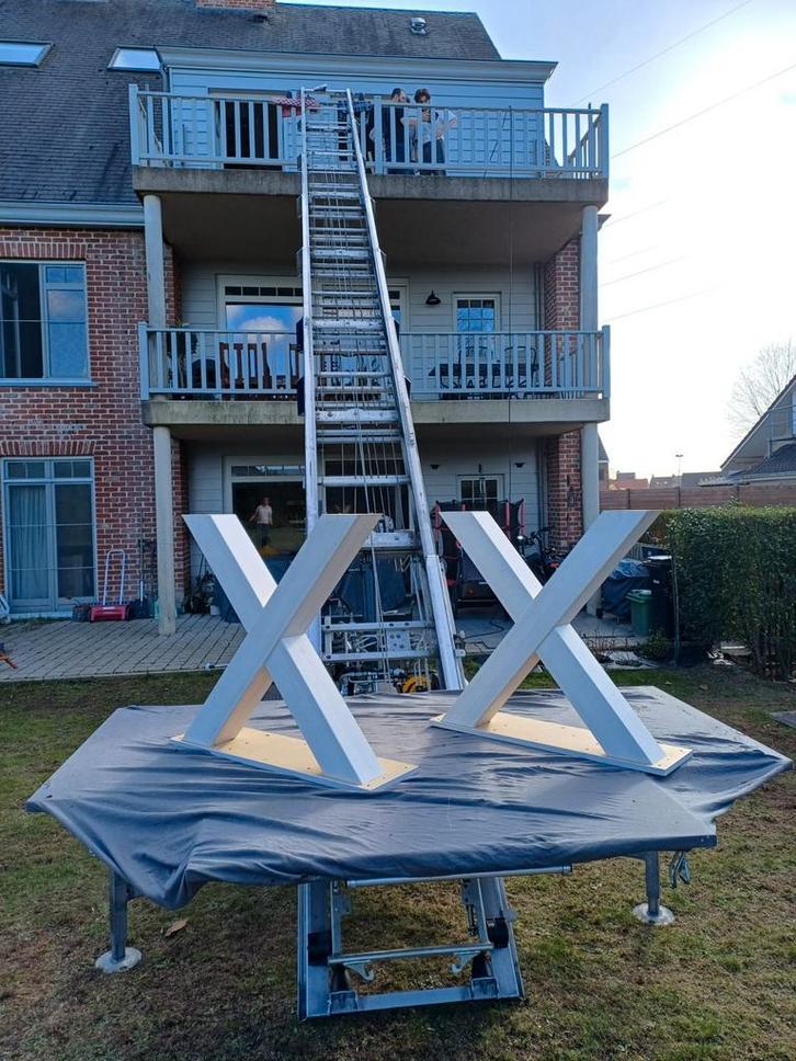 LADDERLIFT TE HUUR IN LINKEROEVER, ZWIJNDRECHT, BEVEREN 7/7, Doe-het-zelf en Bouw, Bouwliften, Nieuw, Traplift, Ophalen