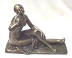 Statue en bronze Art Déco de femme au pigeon - S. Bizard., Antiquités & Art, Art | Sculptures & Bois, Enlèvement ou Envoi