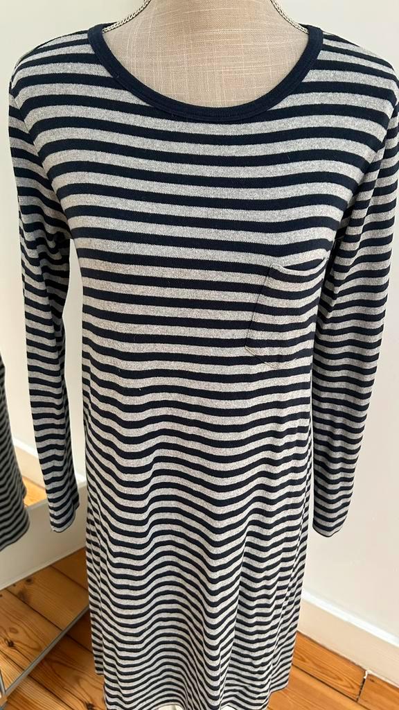 TRVL DRSS maat XS tot S wollen grijs en marine gestreept, Kleding | Dames, Jurken, Gedragen, Ophalen of Verzenden