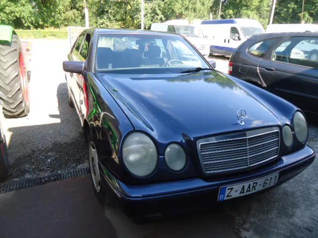 Mercedes-Benz E-Class e 200 , 179 dkm ,rijd prima ,tc reeds, Auto's, Oldtimers, Bedrijf, Te koop, ABS, Airbags, Centrale vergrendeling