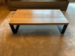 Salontafel in eik met zwarte smeedijzeren voet, Huis en Inrichting, Tafels | Salontafels, Ophalen, 100 tot 150 cm, 50 tot 100 cm