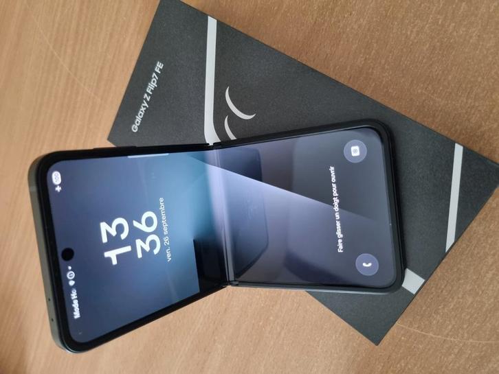 Samsung Galaxy Z Flip 7 fe gloednieuw, Telecommunicatie, Mobiele telefoons | Overige merken, Nieuw