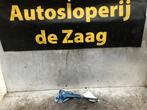 Motorkap Scharnier van een Opel Mokka, Auto-onderdelen, Ophalen of Verzenden, 3 maanden garantie, Gebruikt, Opel