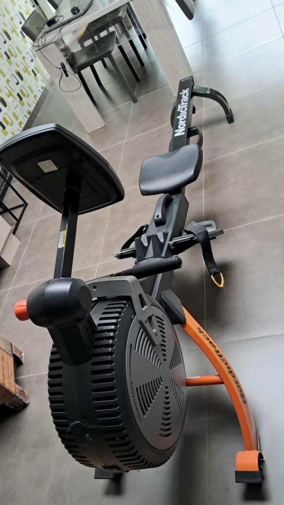 Roeier NordicTrack RX800, Sport en Fitness, Fitnessapparatuur, Zo goed als nieuw, Roeitrainer, Ophalen