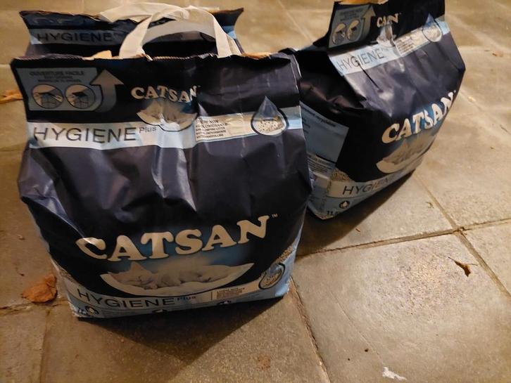 Kattenbakvulling 311,5L en -voeding, Dieren en Toebehoren, Katten-accessoires, Zo goed als nieuw, Ophalen