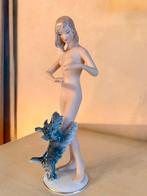 Vintage bavarian porcelei beeldje meisje met hond, Verzamelen, Ophalen, Zo goed als nieuw