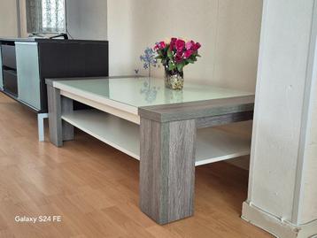 Salontafel zo goed als nieuw, 133x68x42 beschikbaar voor biedingen