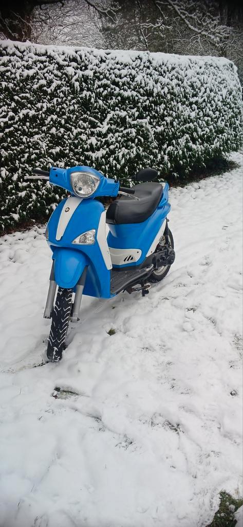 Piaggio Liberty 2007 blauw/wit 2t, Vélos & Vélomoteurs, Cyclomoteurs | Marques Autre, Utilisé, Classe B (45 km/h), Enlèvement