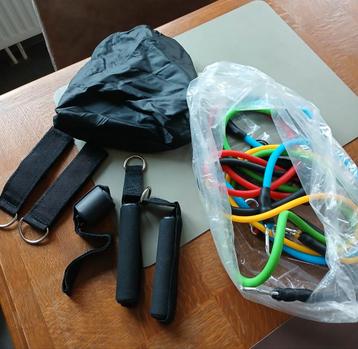 Fitnessmateriaal beschikbaar voor biedingen
