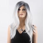 Luxe pruik lang haar in laagjes ombre grijs zilverwit, Envoi, Neuf