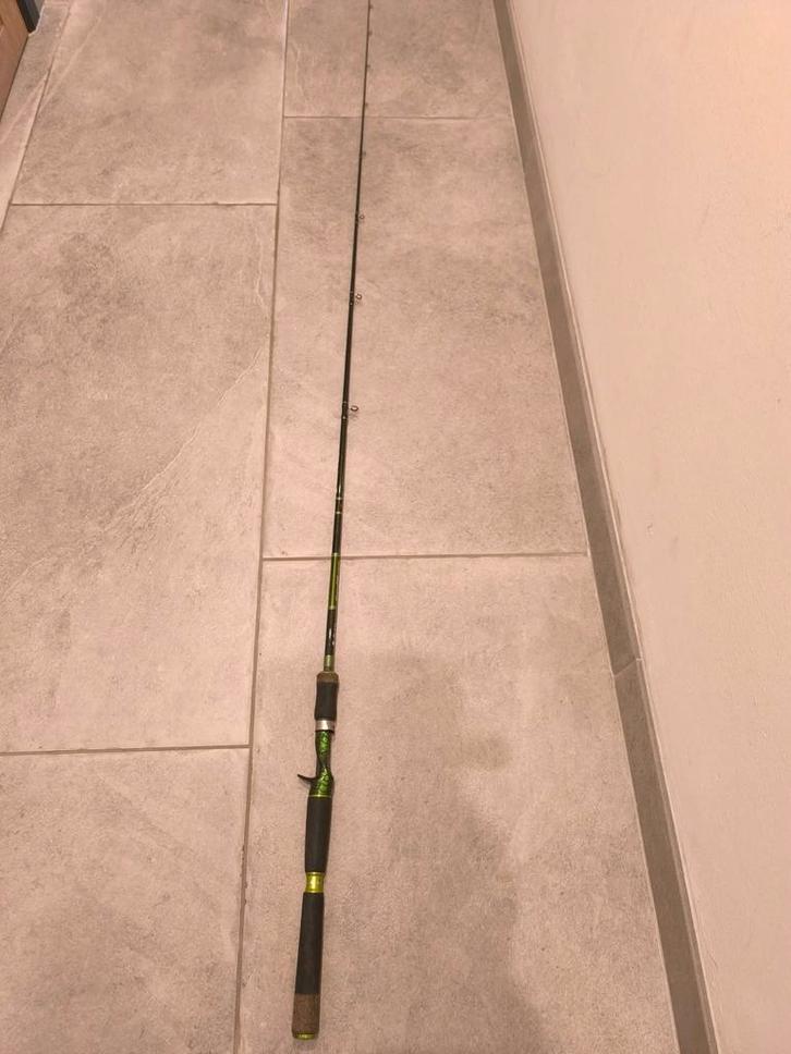 Gunki baitcaster of verticaal hengel
Lengte 198 CM . Cwv7 to, Watersport en Boten, Hengelsport | Roofvissen, Zo goed als nieuw