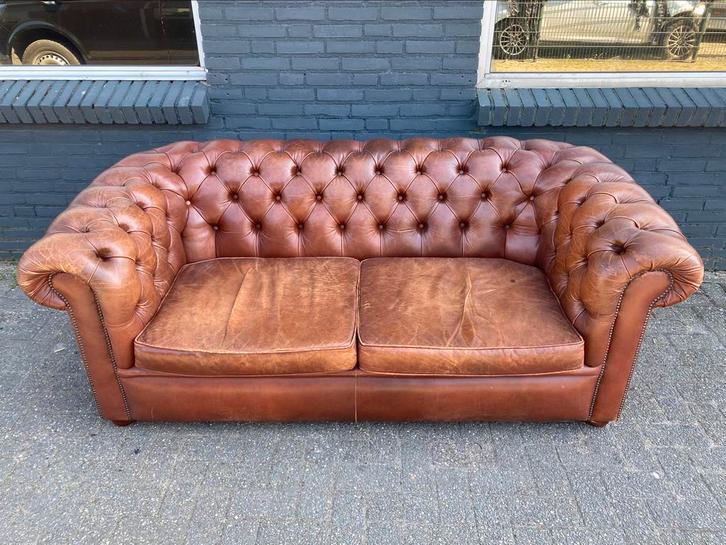 Stoere Chesterfield zetel cognac GRATIS GELEVERD, Huis en Inrichting, Zetels | Voetbanken en poefs, Leer, Ophalen of Verzenden