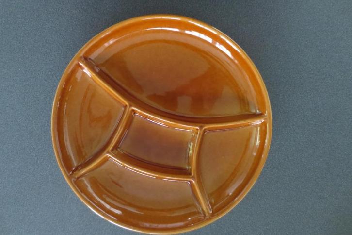 bruine keramieken schotels, Huis en Inrichting, Keuken | Keukenbenodigdheden, Gebruikt, Ophalen