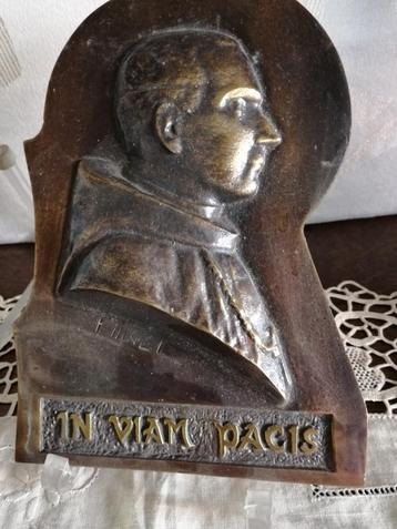 Bronzen plaket getekend F. Tinel beschikbaar voor biedingen