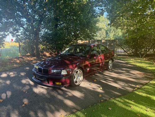 BMW e36 328i, Auto's, BMW, Particulier, 3 Reeks, Benzine, Euro 2, Berline, 4 deurs, Handgeschakeld, Rood, Grijs, Stof, Achterwielaandrijving