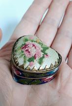 Boîte à pilules cloisonnée ancienne avec artisanat, cœur, Enlèvement ou Envoi