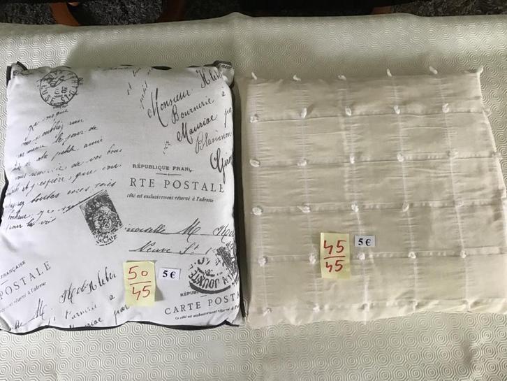 6 (hoofd)kussens met overtrek aan slechts 5 € per stuk, Huis en Inrichting, Slaapkamer | Beddengoed, Zo goed als nieuw, Kussen